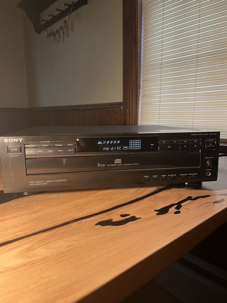 Sony CDP-C325 Compact Disc Player Black (See Description)