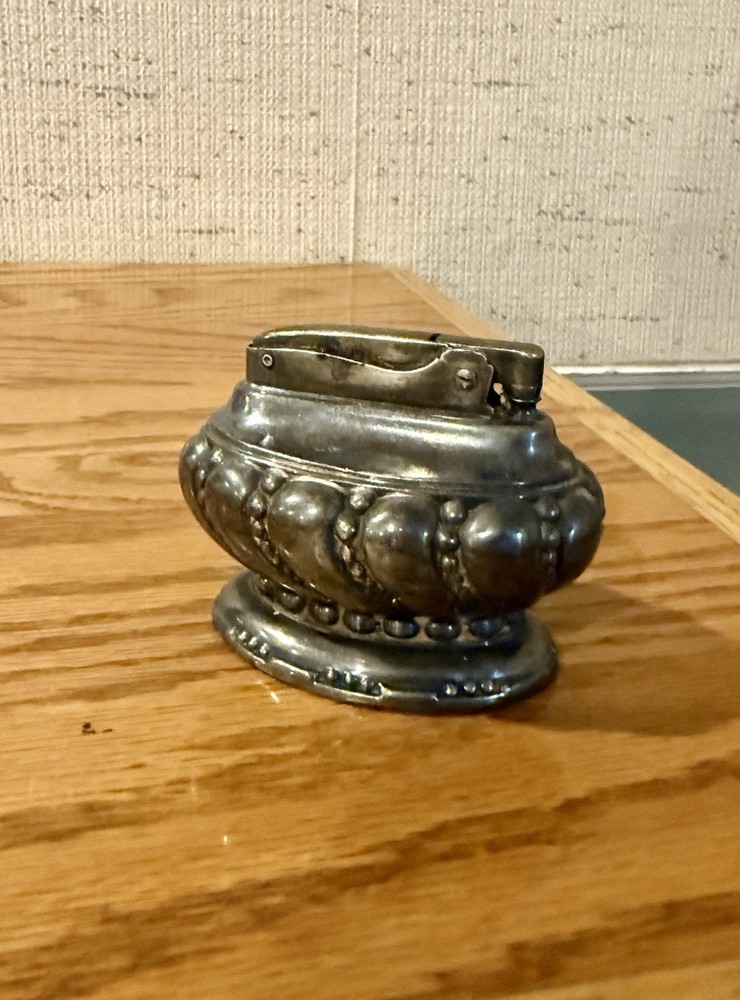 Vintage CROWN SILVER PLATED Ronson Table Lighter