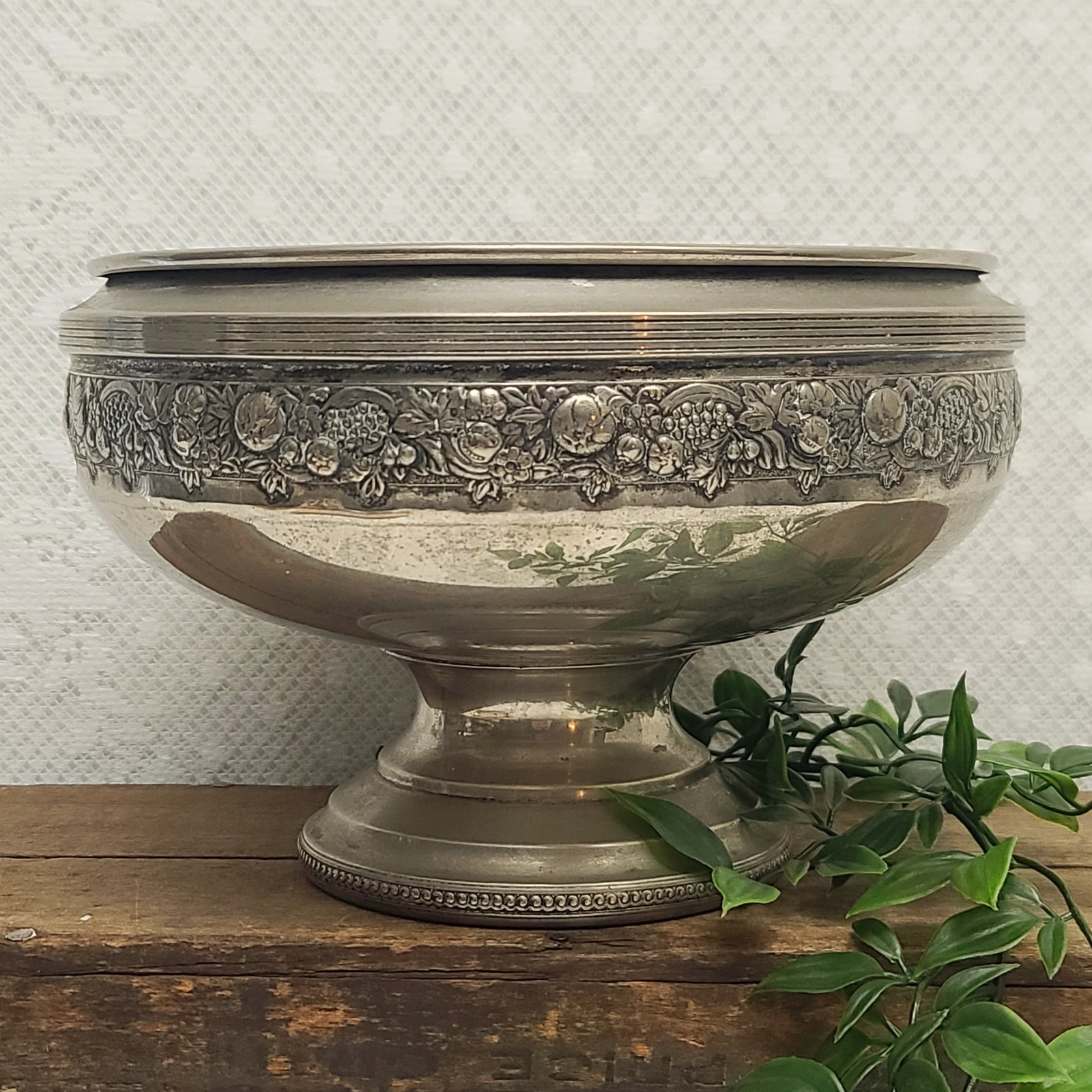 Vintage Silverplate Embossed Fruits Pedestal Centerpiece Bowl J&F Crown EPNS 9"