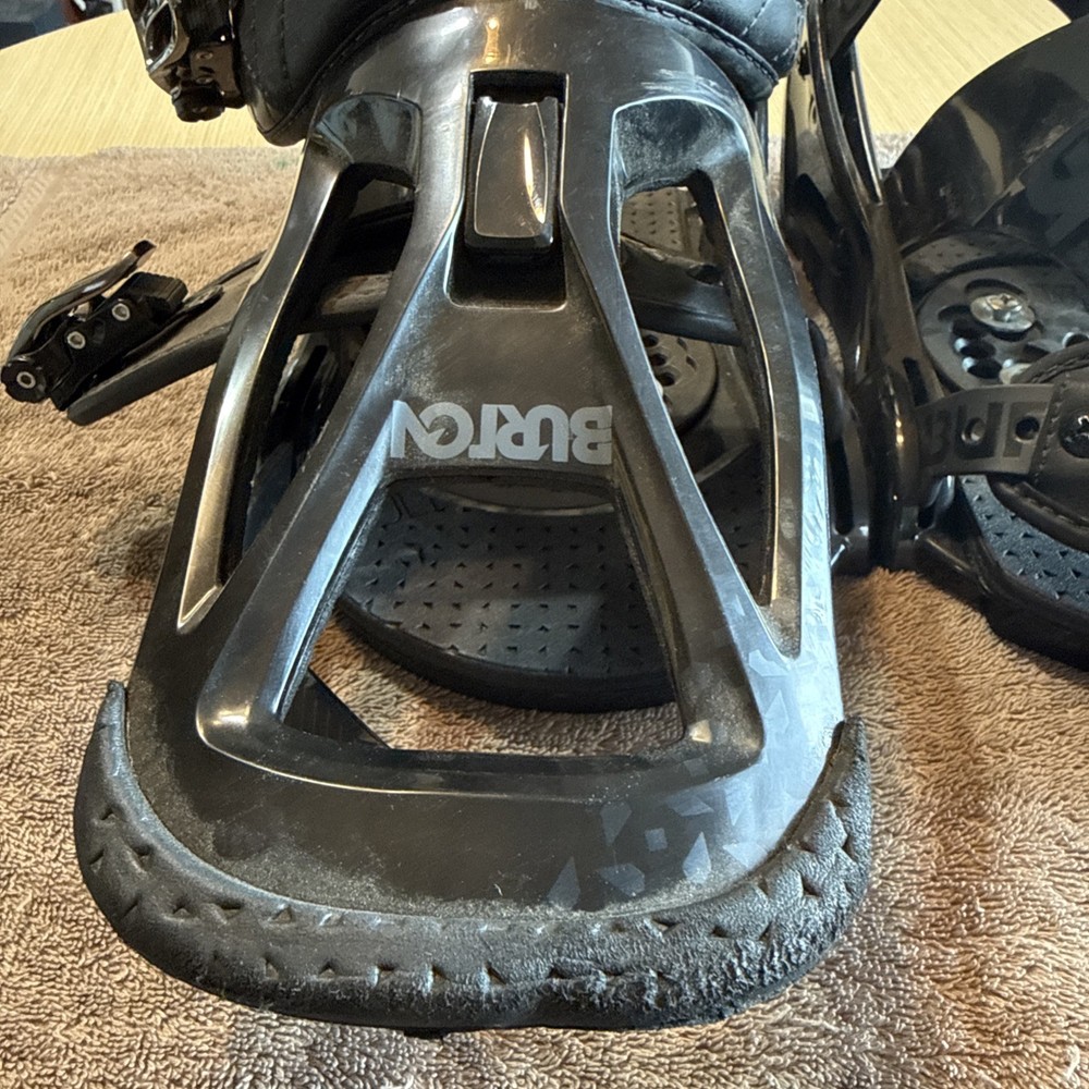 Burton Freestyle Bindings Size Large With Discs - Black