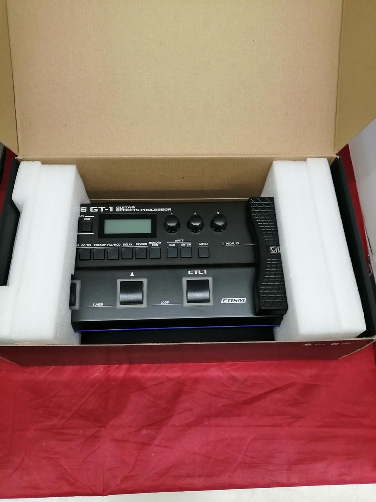 BOSS GT-1 MULTI-EFFECTOR 579273