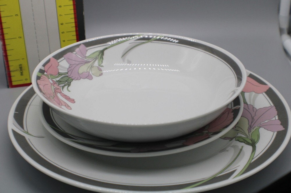 Sweet Iris Fine China serving set 3 pcs