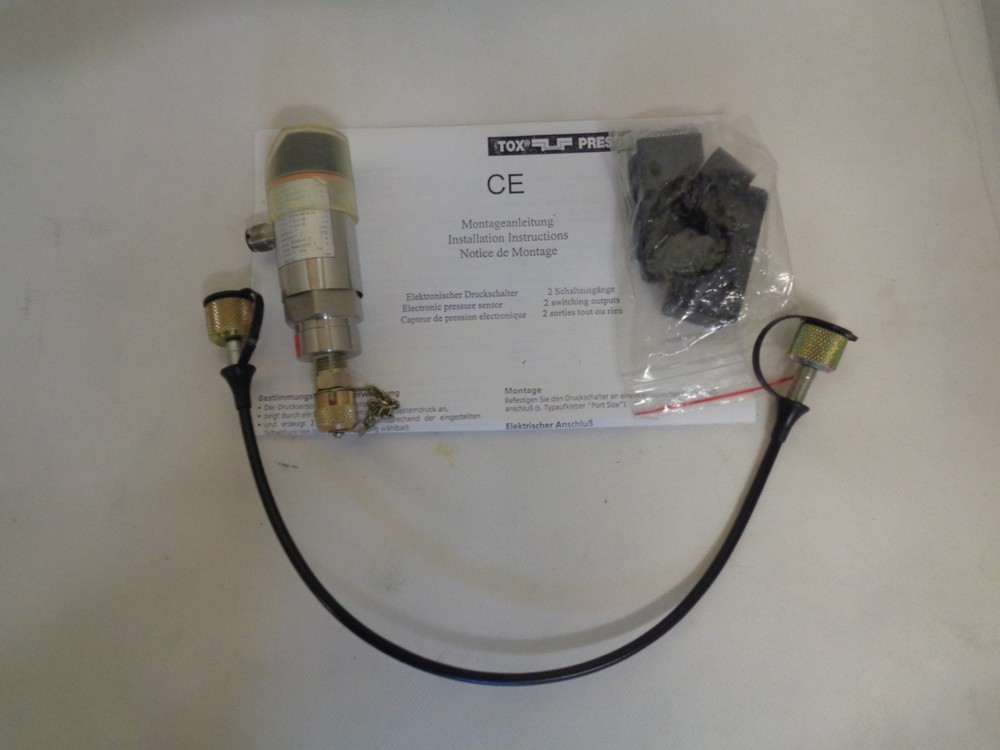 NEW IFM EFECTOR ZDO-01.400K D-88250 PRESSURE SWITCH ASSEMBLY WITH MOUNTING KIT