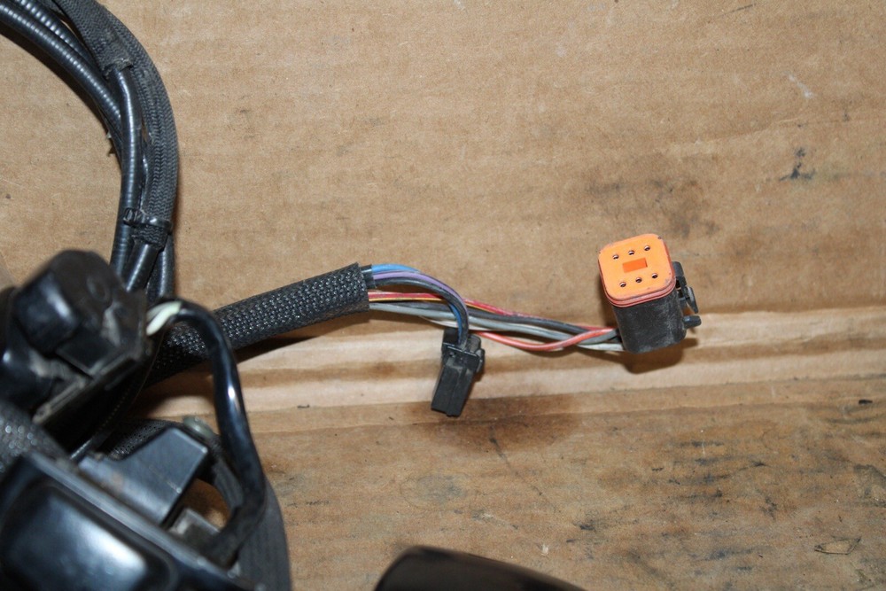 2006 Harley Davidson FXDBI Dyna Street Bob RIGHT Handlebar Handle Control Switch
