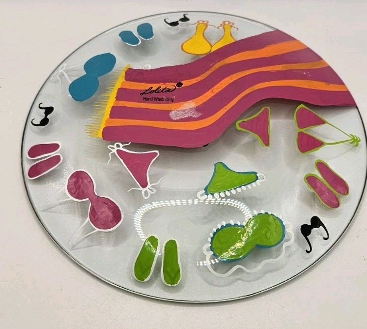 Lolita Beach Bikinis 8" Plate
