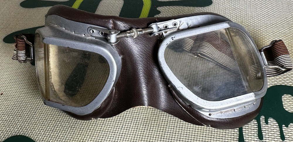 VINTAGE STADIUM MOTORCYCLE /  PILOT'S GOGGLES