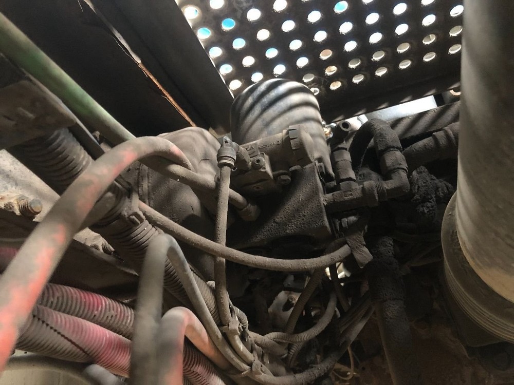 Bendix AD-IS Left/Driver Air Dryer - Used