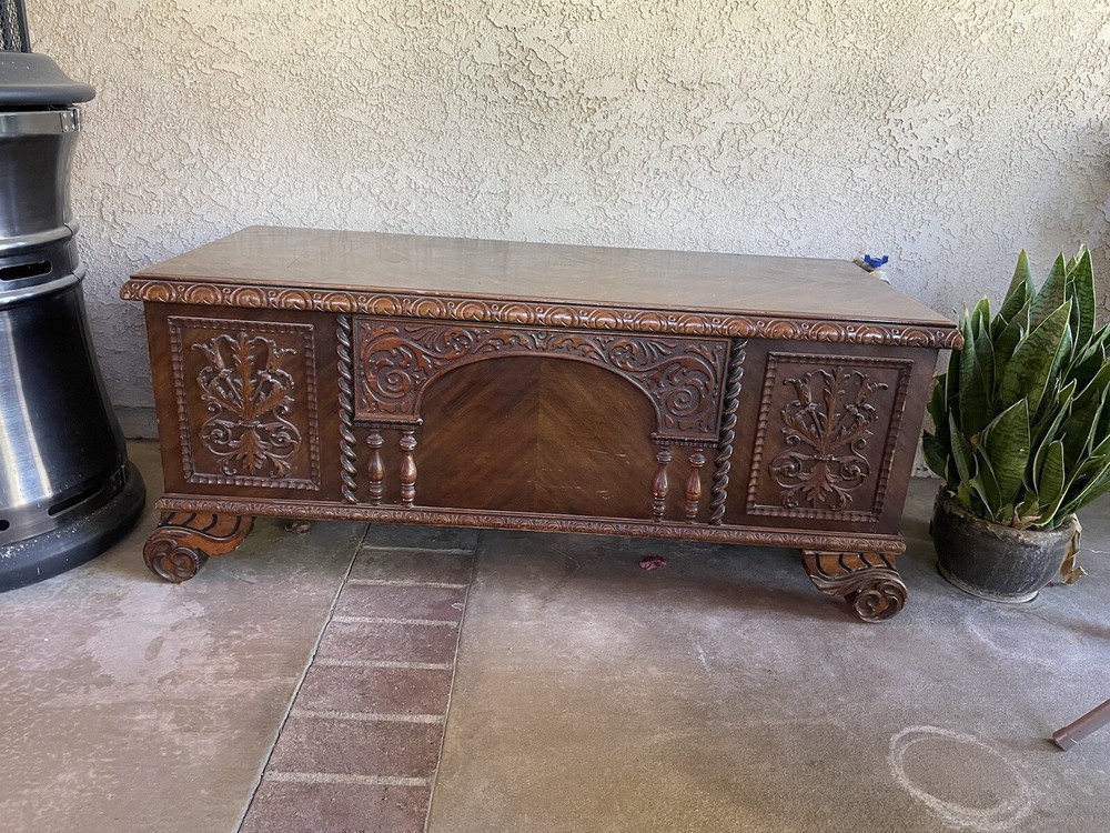 Dilllingham Cedar Chest