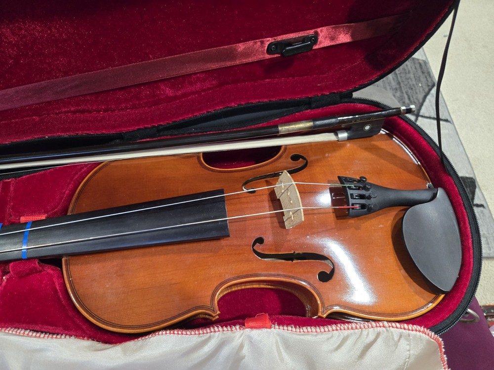 Viola Student Edition. - Needs New Strings