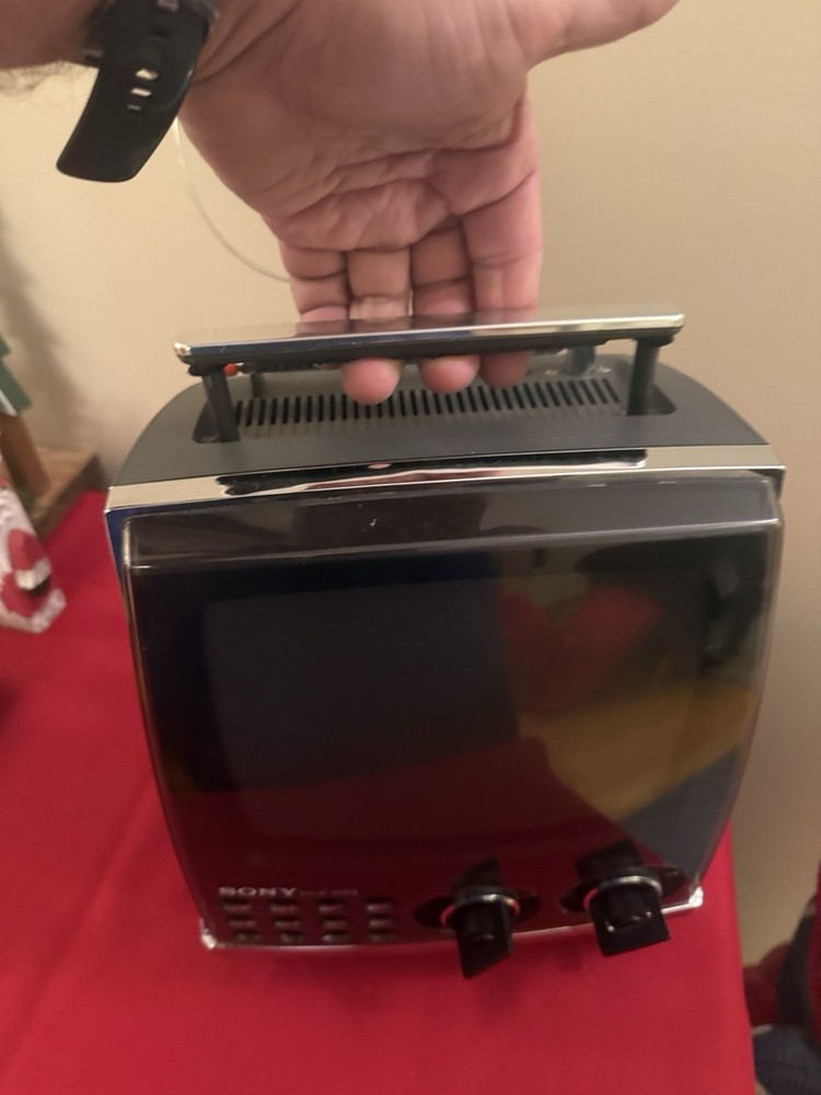 Vintage Sony Solid State Portable TV Model TV-960 TESTED Working