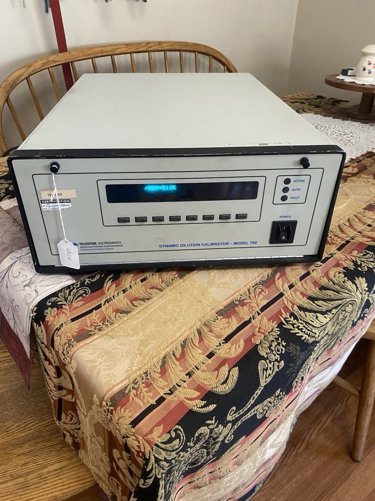 Teledyne Instrument API Dynamic Dilution Calibrator Model 700 Powers On See Desc