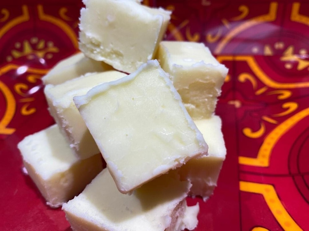 Lemonade Fudge *nut free* 1/2 pound