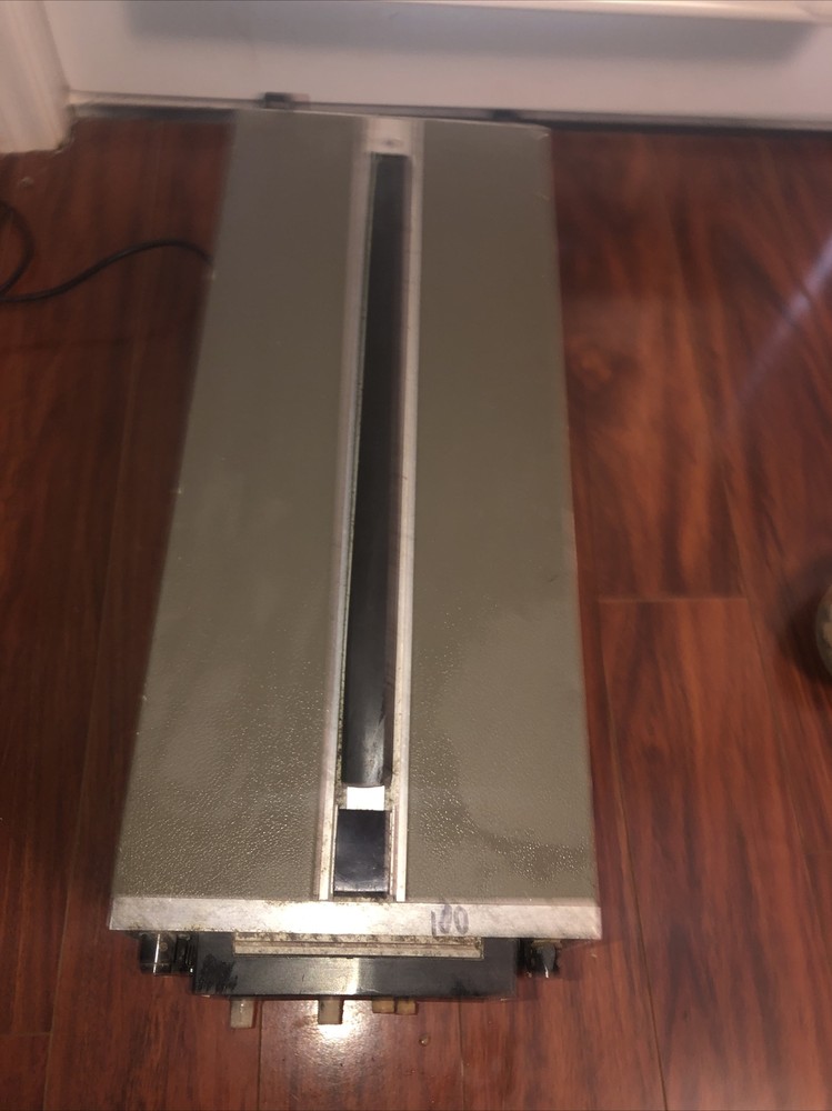 Hewlett Packard 8558B OPT 002 Spectrum Analyzer / HP 181t display unit