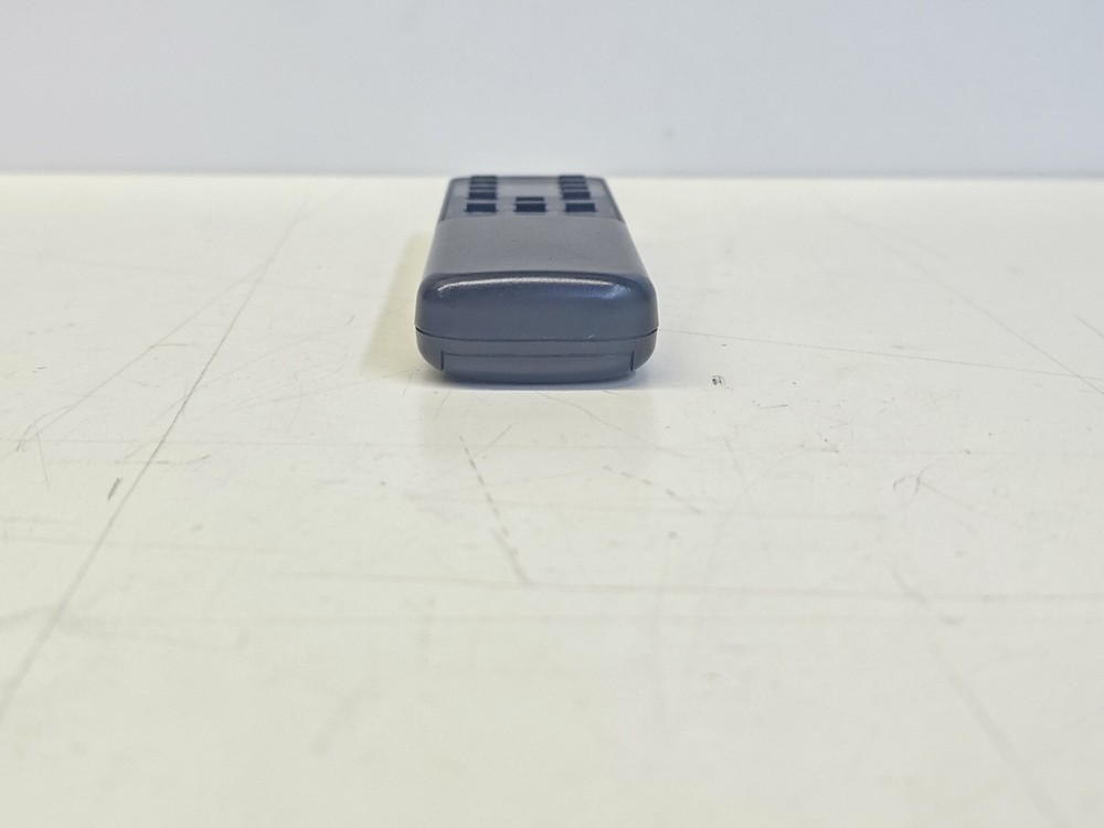 Genuine Apple TV/Video System 658-0086-A Remote Control TESTED
