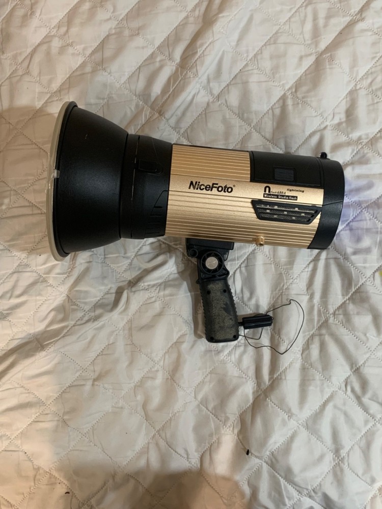 Nicefoto n flash 680a wireless studio flash. Used. Wireless trigger included