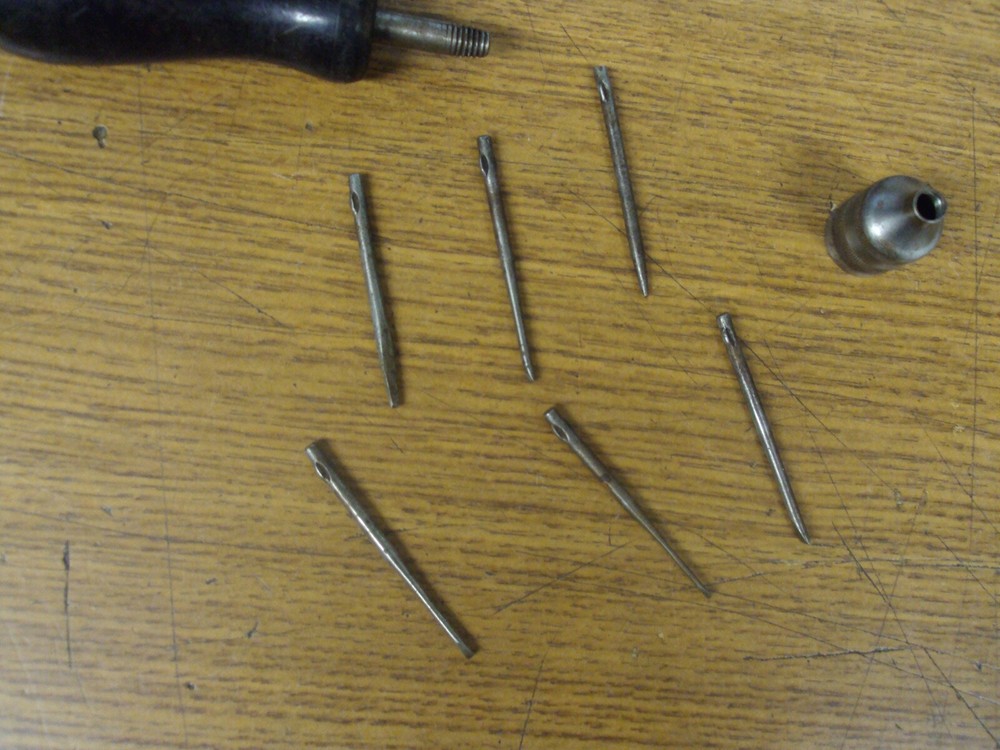 G.L. HOLT PATENTED ROSEWOOD TOOL HANDLE WITH 6 BITS