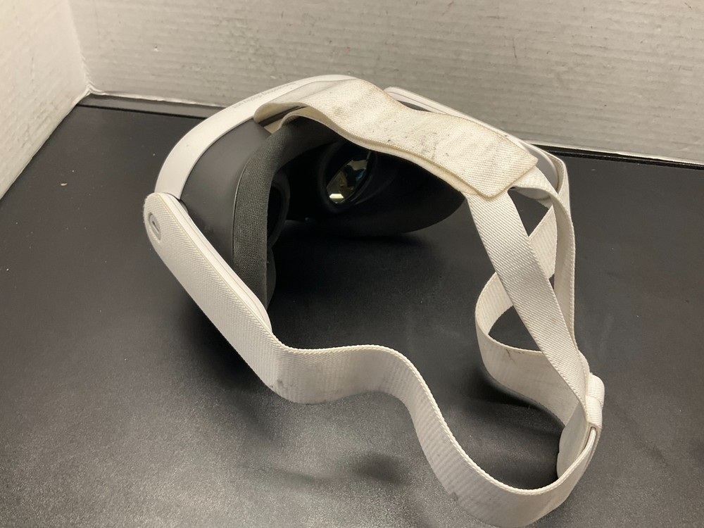 Meta Quest 3 128GB VR Headset ONLY - White Display unit
