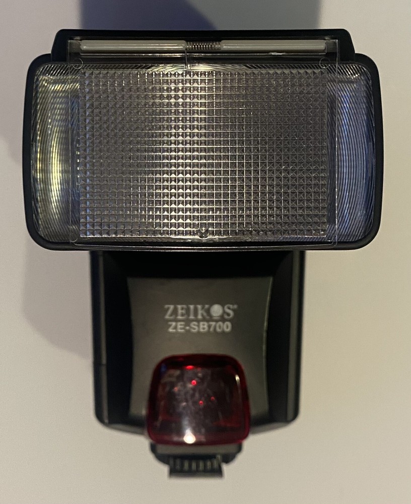ZEIKOS - ZE-SB700 Digtal SLR Camera Flash - TESTED