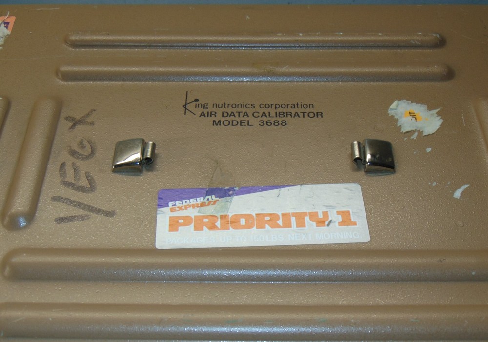 King Nutronics MODEL 3688 AIR DATA TEST SET CALIBRATOR