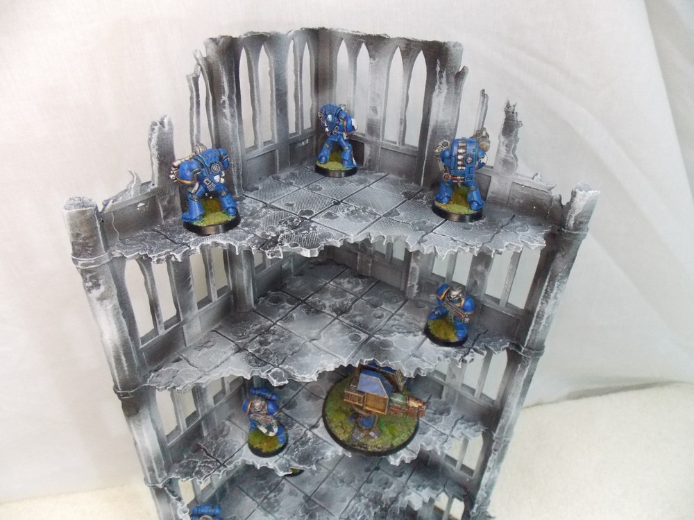 WARGAMING TERRAIN PAINTED ADVANCE ORDER BUILDING/DISPLAY STAND