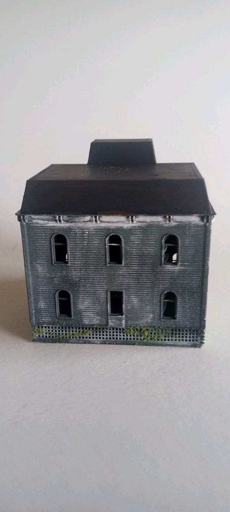 N Scale Haunted House