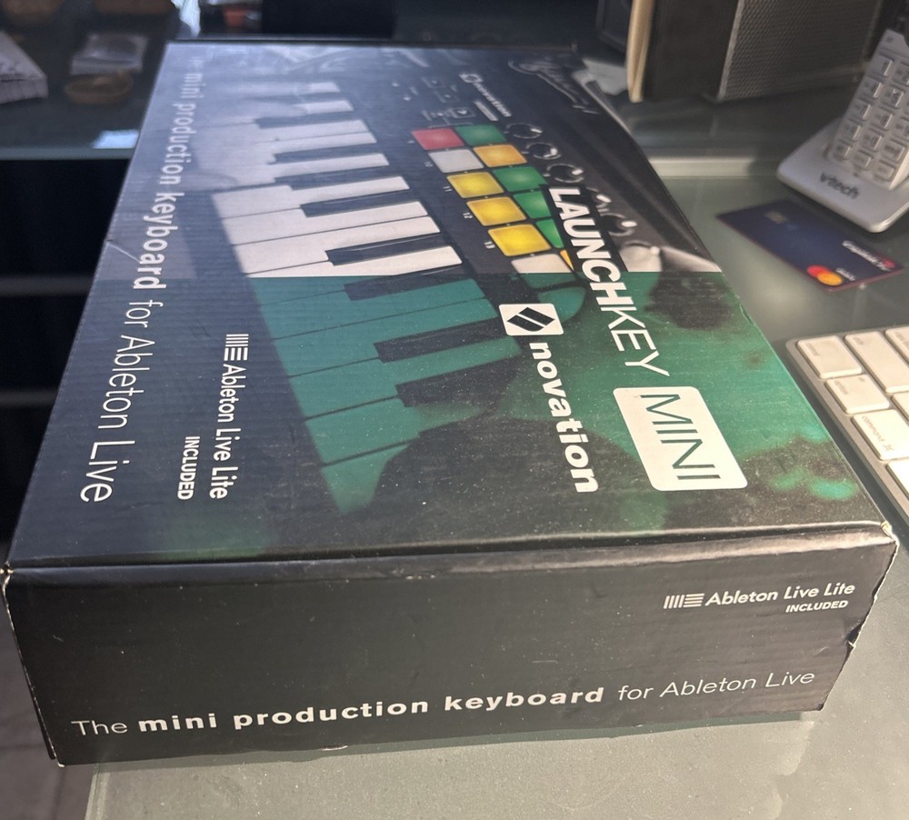 Novation Launchkey MINI MK2 Keyboard Controller NOVLKMIN2