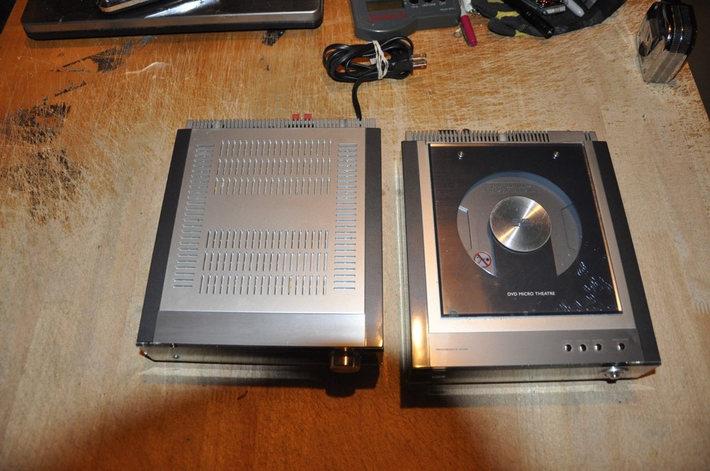 Philips MCD 702/37 Micro Theater DVD/CD Player Tuner Amplifier 2006 Untested