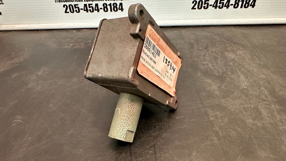 UE J6 222 9561 Pressure Switch