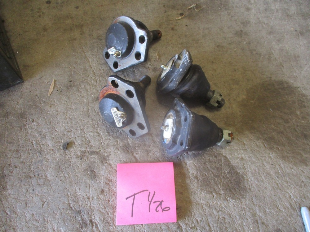4 NOS Moog Control Arm Ball Joints  for HMMWV *DAMAGED*