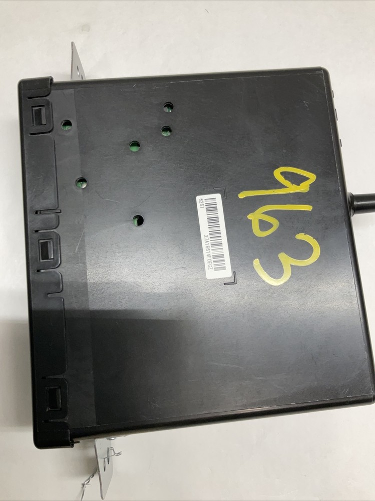 2015 - 2018 Chevrolet Silverado 1500 Dash CD Player Module OEM 84016435