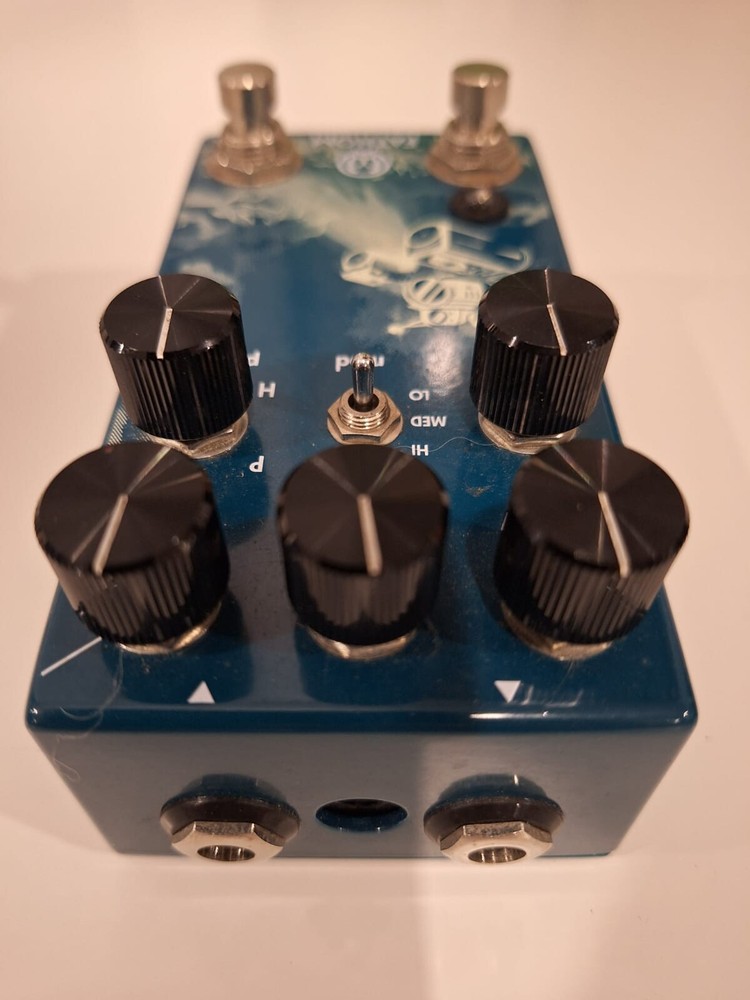 Walrus Audio FATHOM Multi Function Reverb Guitar Effect Pedal.