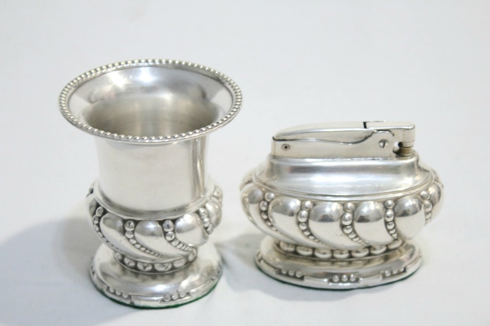 Vintage Silver Plate Ronson "CROWN " Table Lighter Set in Working Condition