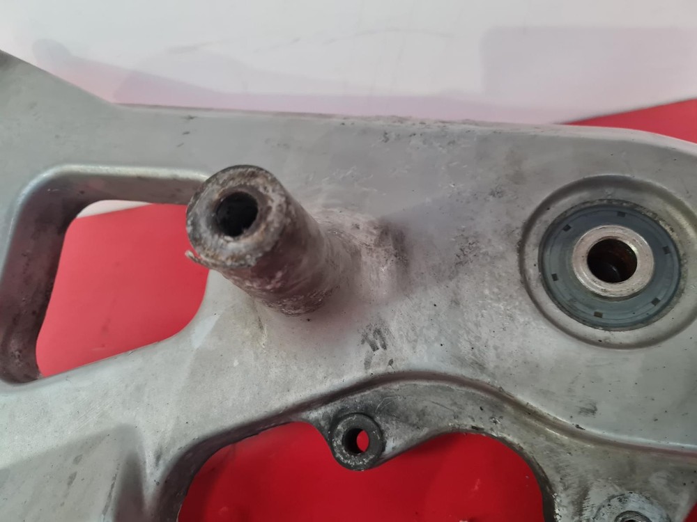 2012 YAMAHA YP 125 EXHAUST BRACKET