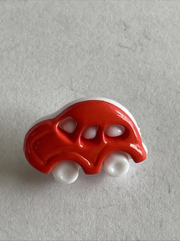 1 Red & White Car Plastic Snap Together Buttons 3/4”