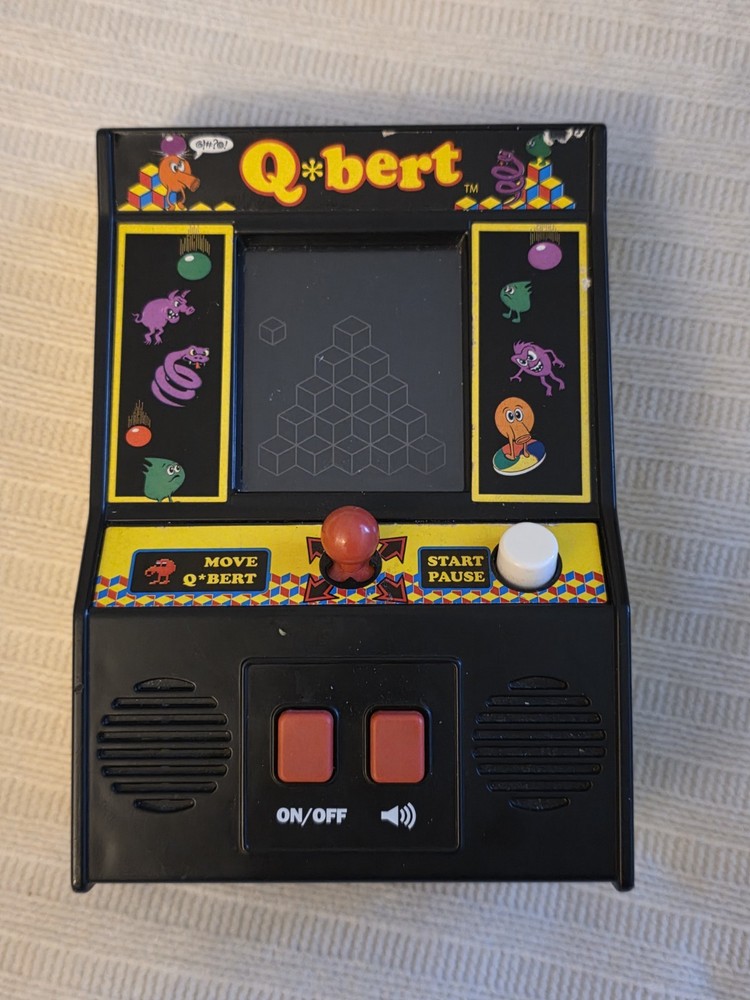 Q Bert 2016 Basic Fun Arcade Classics Retro Mini Arcade Game 09540 Tested Works