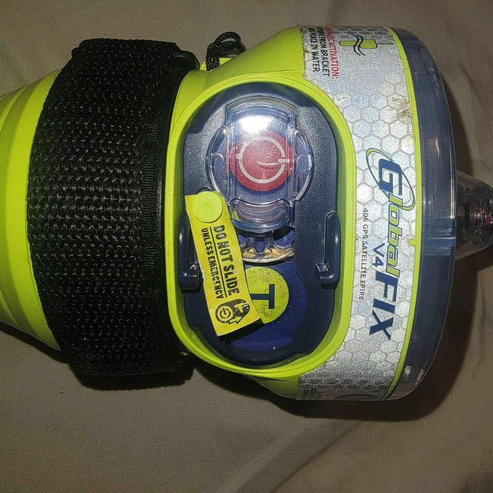 ACR GlobalFix V4 406 GPS Satellite EPIRB never activated EUC