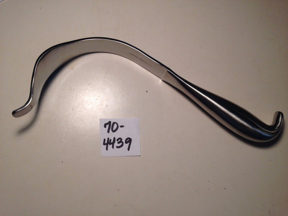 COBRA RETRACTOR LARGE 13" LONG, 8" REAL LENGTH