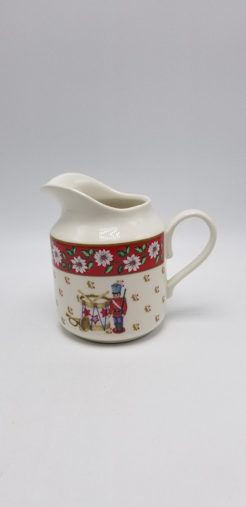 Classic Traditions Charlton Hall Creamer