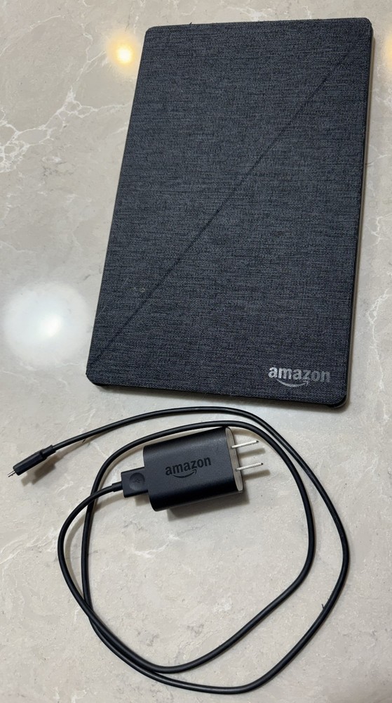 Amazon Fire HD10 7th Generation Black 32GB Bundle - Includes Case & Charger