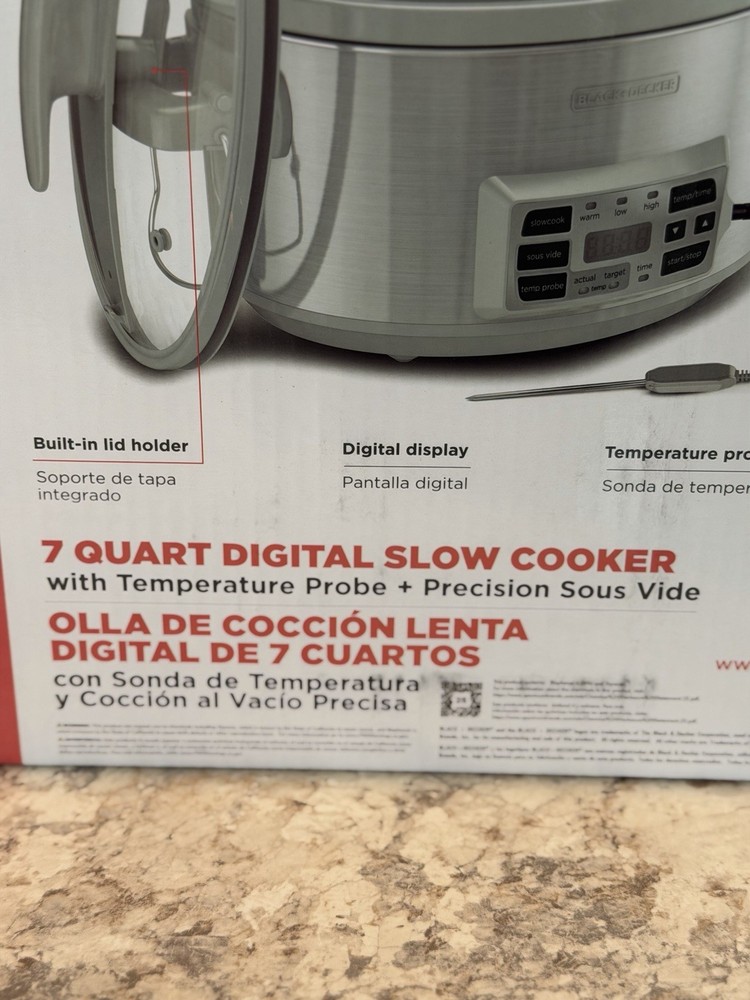 Black & Decker 7-Quart Digital Temperature Probe Slow Cooker (SCD7007SSD).