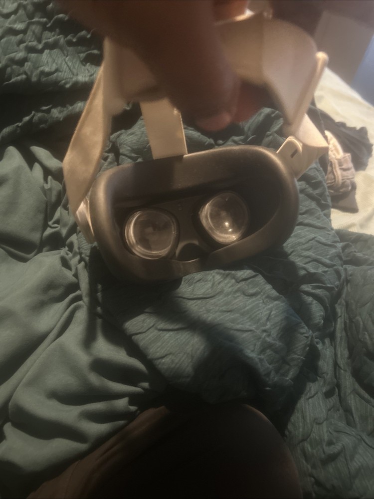 Meta Oculus Quest VR Headset