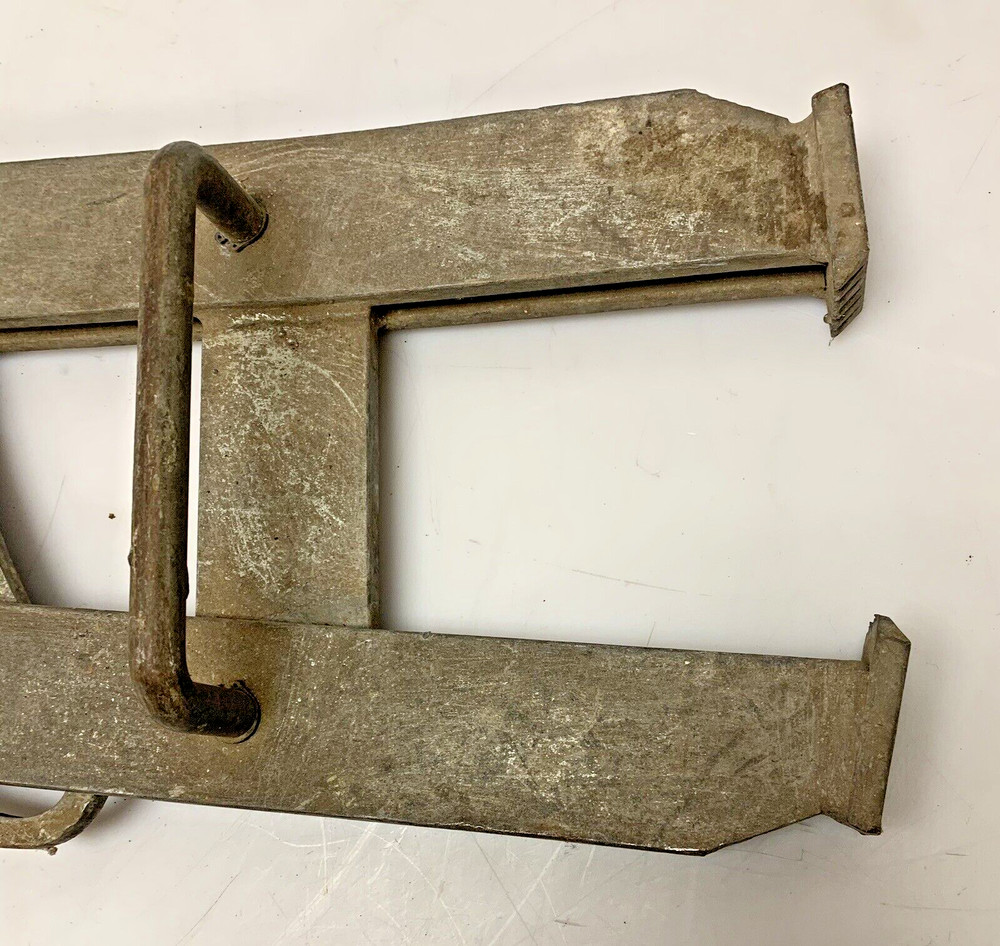 Lot Of 2 Pallet Puller