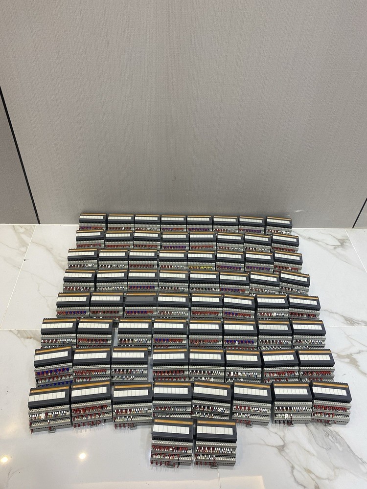 Allen-Bradley FlexI/O-XT Relay 8 Output 1794-OW8XT + 1794-TB3