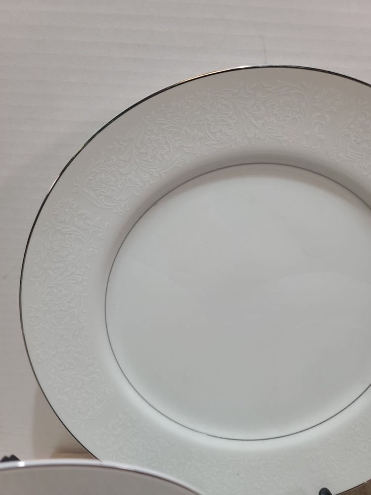 NEW NIB MIKASA 5 Piece Dinining Setting "SIENNA" Classy Beautiful Pattern
