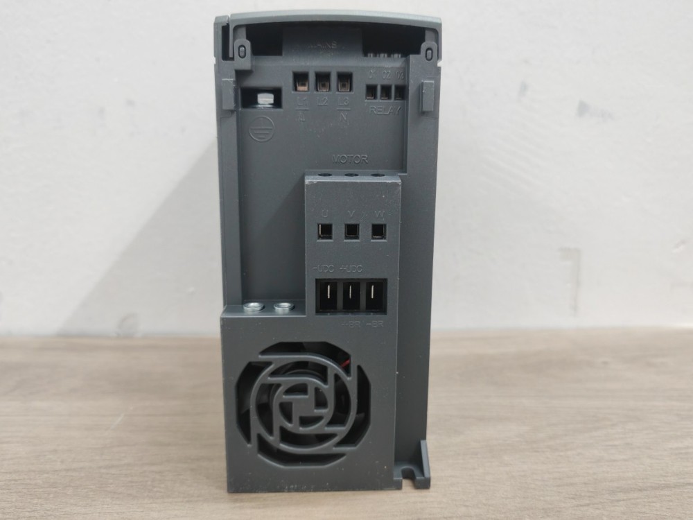 1PC New Danfoss 132F0022