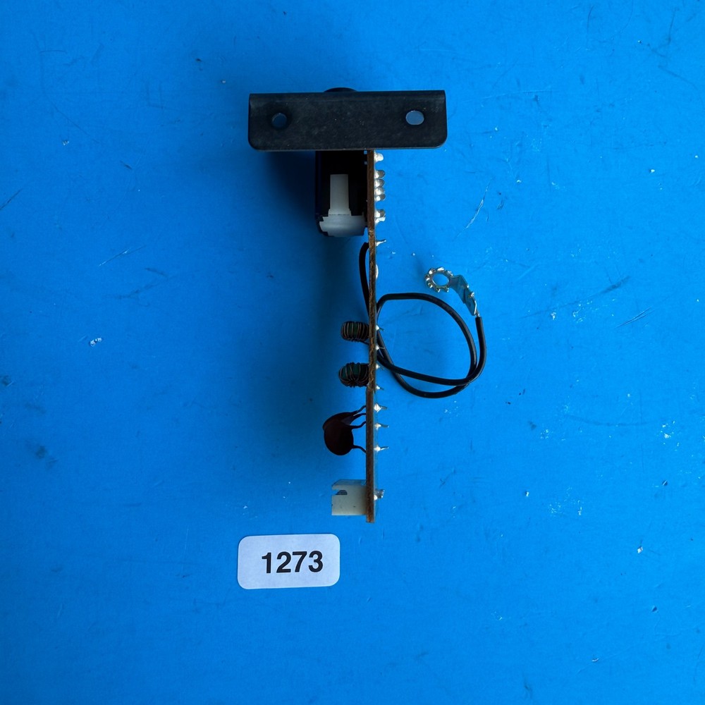 YAMAHA DSR-1000 Keyboard Used Replacement Part: Headphone Input Jack Socket
