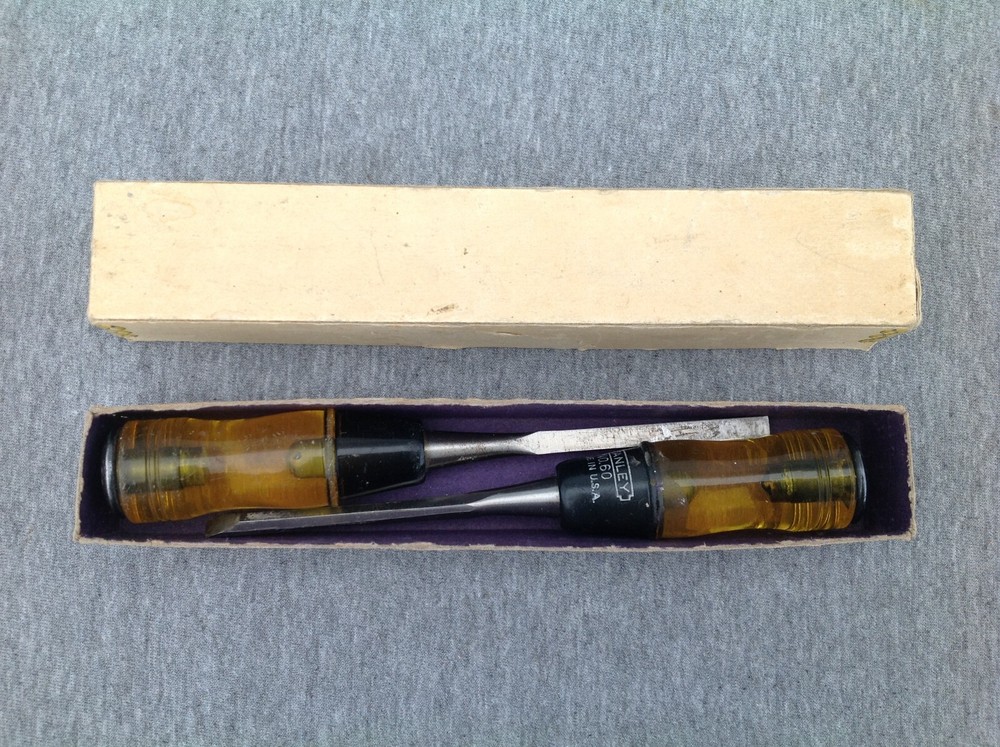 2 Stanley Chisels Thin Blade No.60 1/4" in Original Box