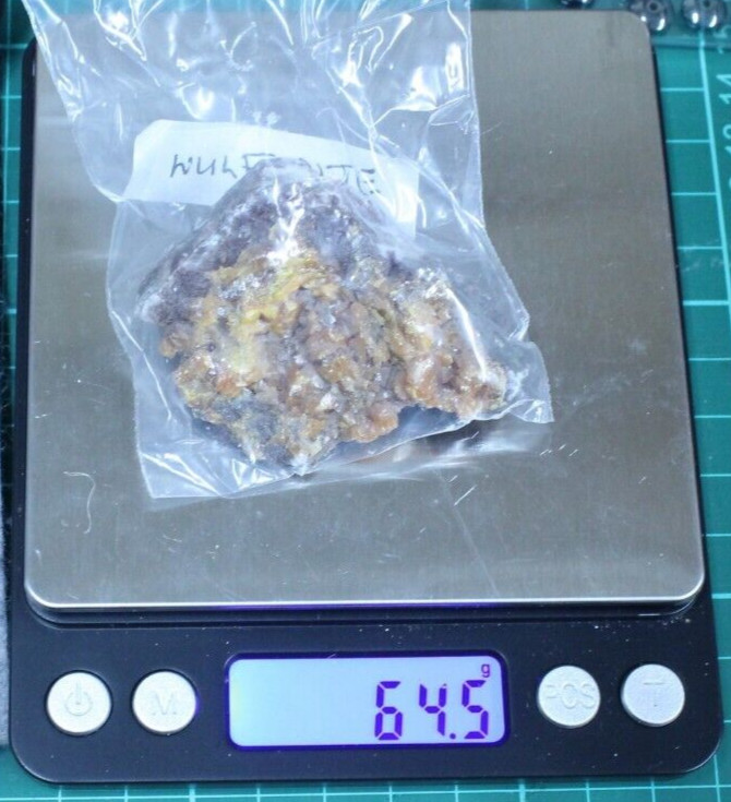 Wulfenite SAMPLE 64 GRAMS