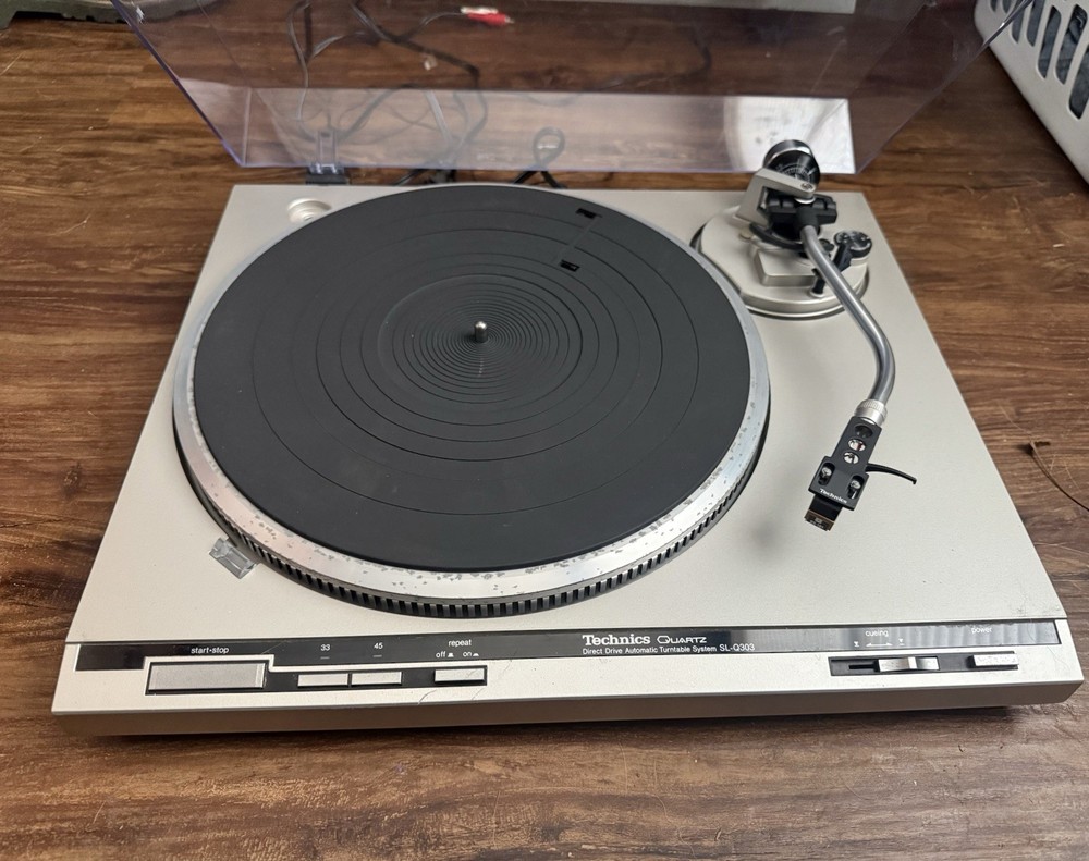 Technics SL-Q303 Quartz Direct Drive Automatic Turntable Silver(Works read desc)