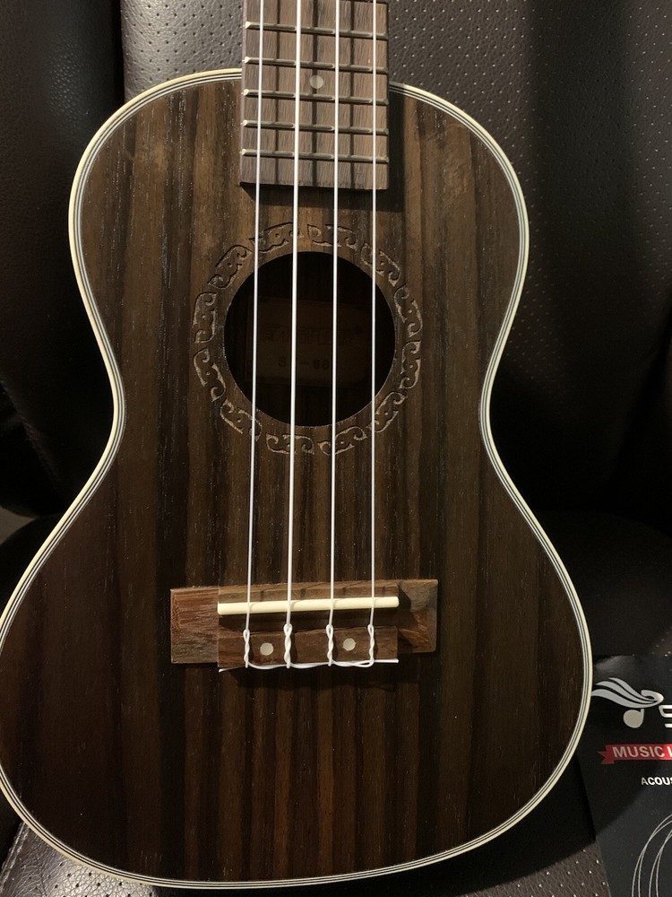 Sagitar ukulele Solid Wood